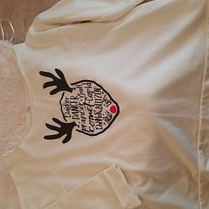 Adorable reindeer shirt!🦌